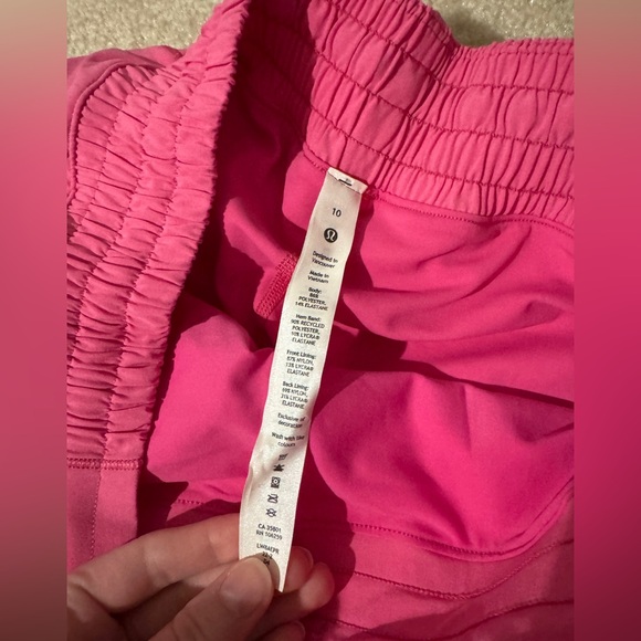NWT lululemon Hotty Hot High Rise Skirt Size 10 Sonic Pink 4” inseam - Picture 6 of 7